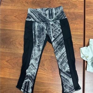 Black and White Patterned Leggings